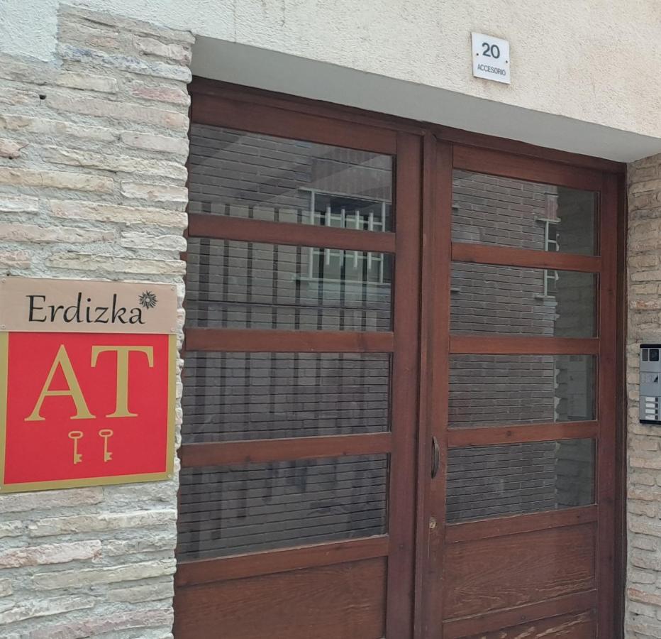 Erdizka, Centrico Apartamento Turistico Con La Mejor Vista Plaza De Los Fueros Эстелла Экстерьер фото